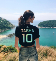 Футболка женская DASHA 10, с короной, спектральная печать (номер любой)